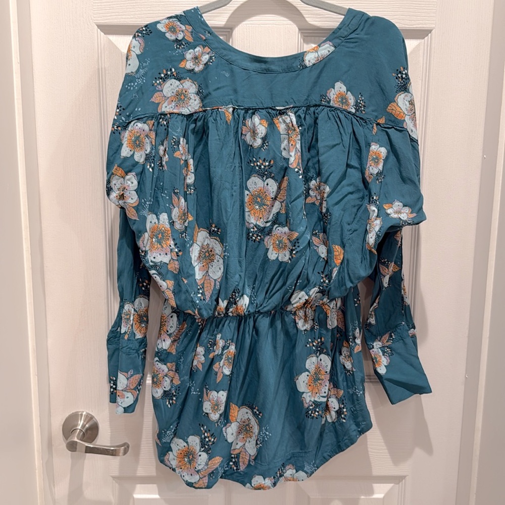 Free People - Picture 4 of 4